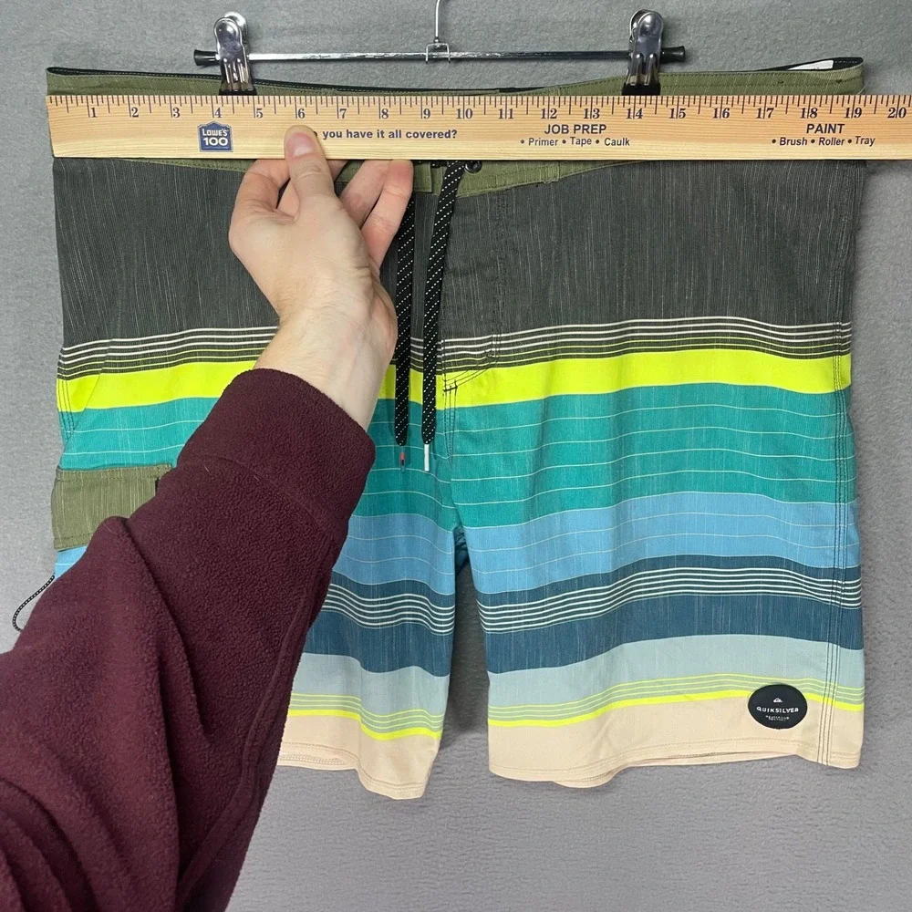 Quiksilver Swell‎ Vision Vee 20 Board Shorts Mens 36 Stripe EQYBS03630